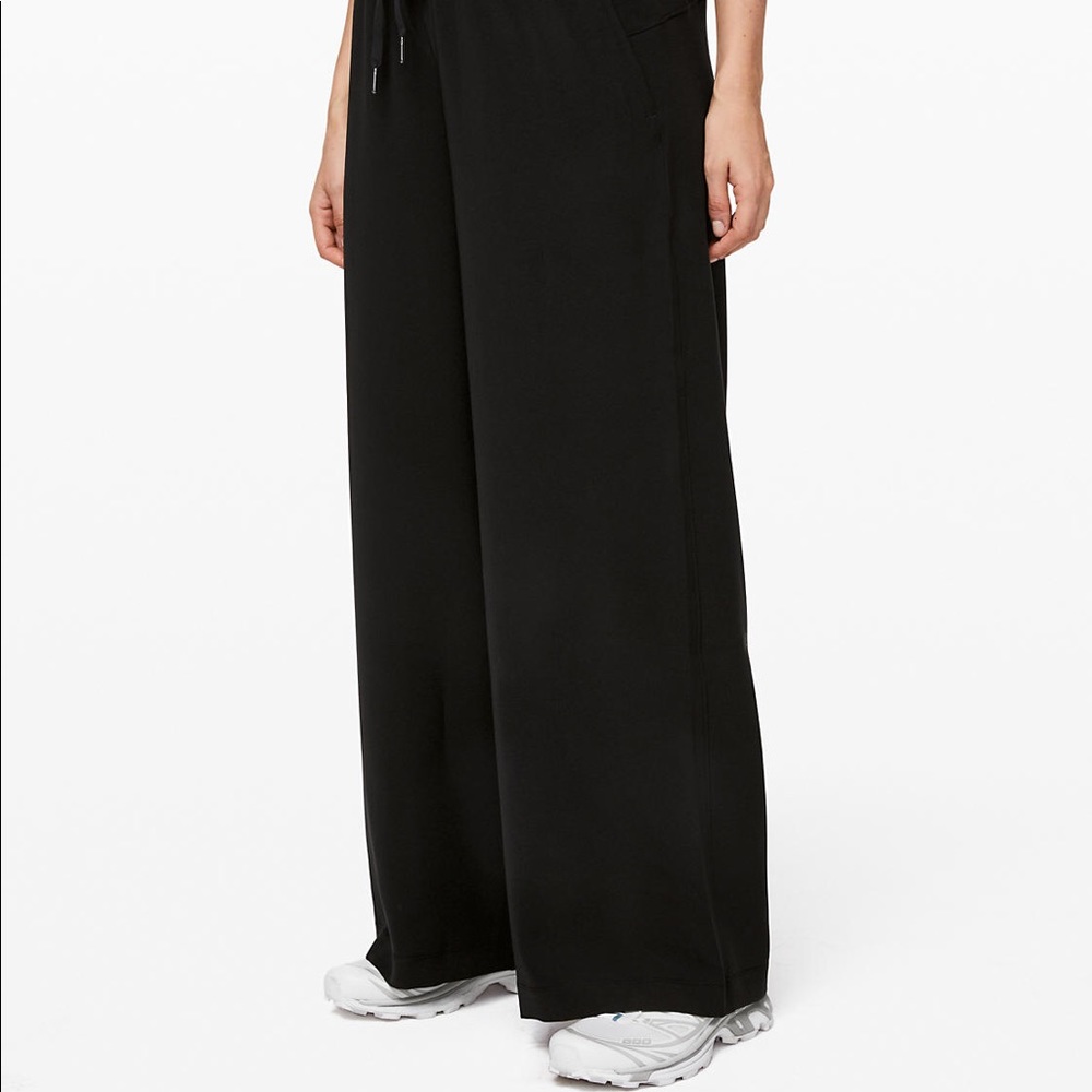 Lululemon On the Fly Wide Leg Woven Black Pants
